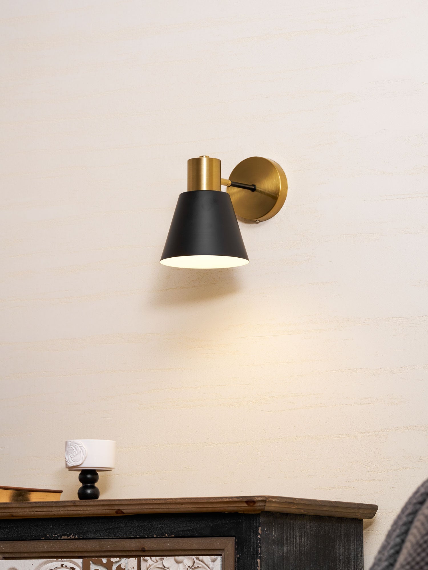 Adjustable Armed Wall Lamp