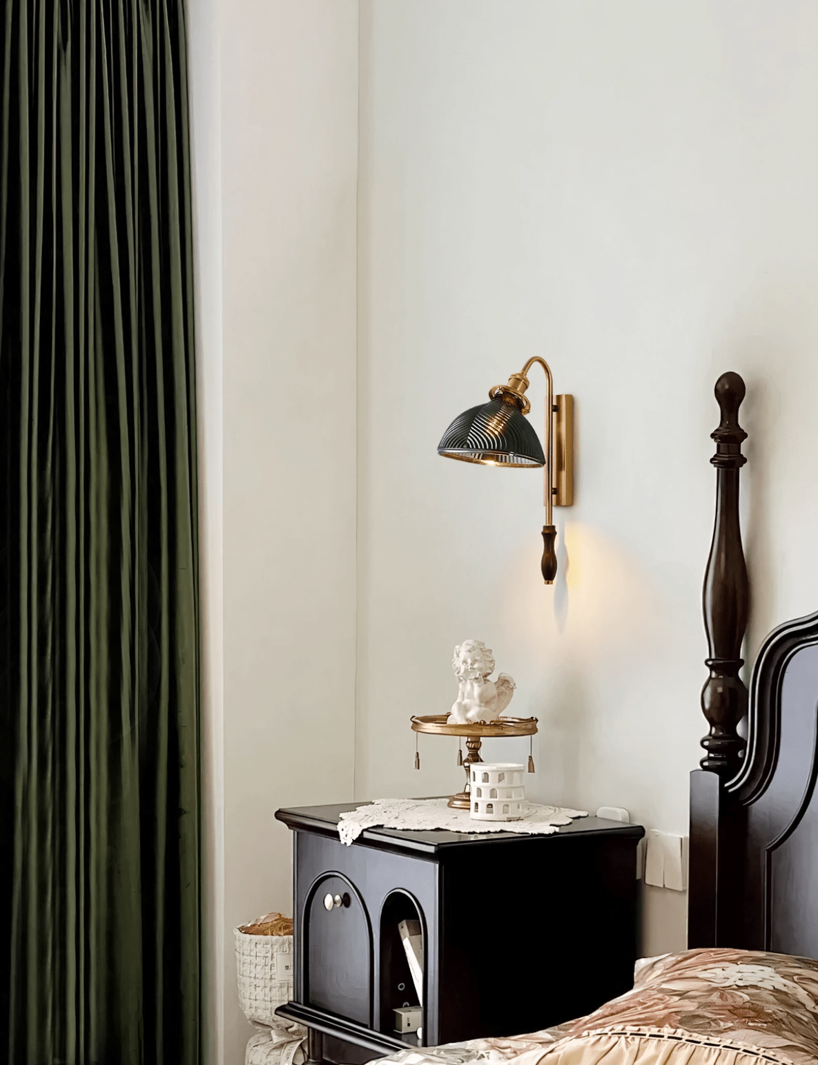 Alaric Wall Lamp