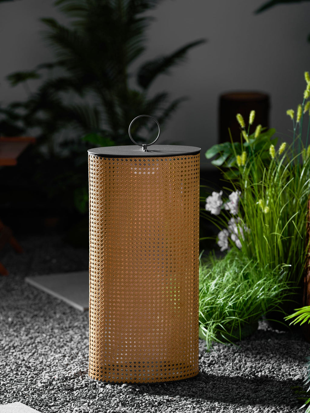 Arlette Solar Outdoor Lantern Lamp