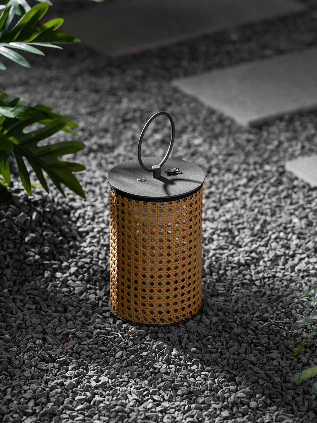 Arlette Solar Outdoor Lantern Lamp