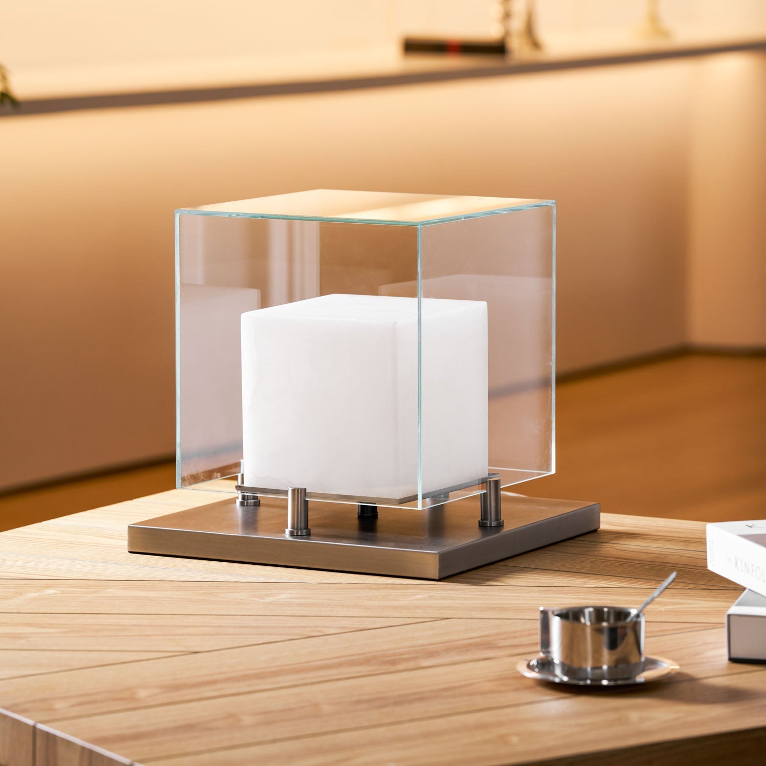 Arqra Alabaster Table Lamp