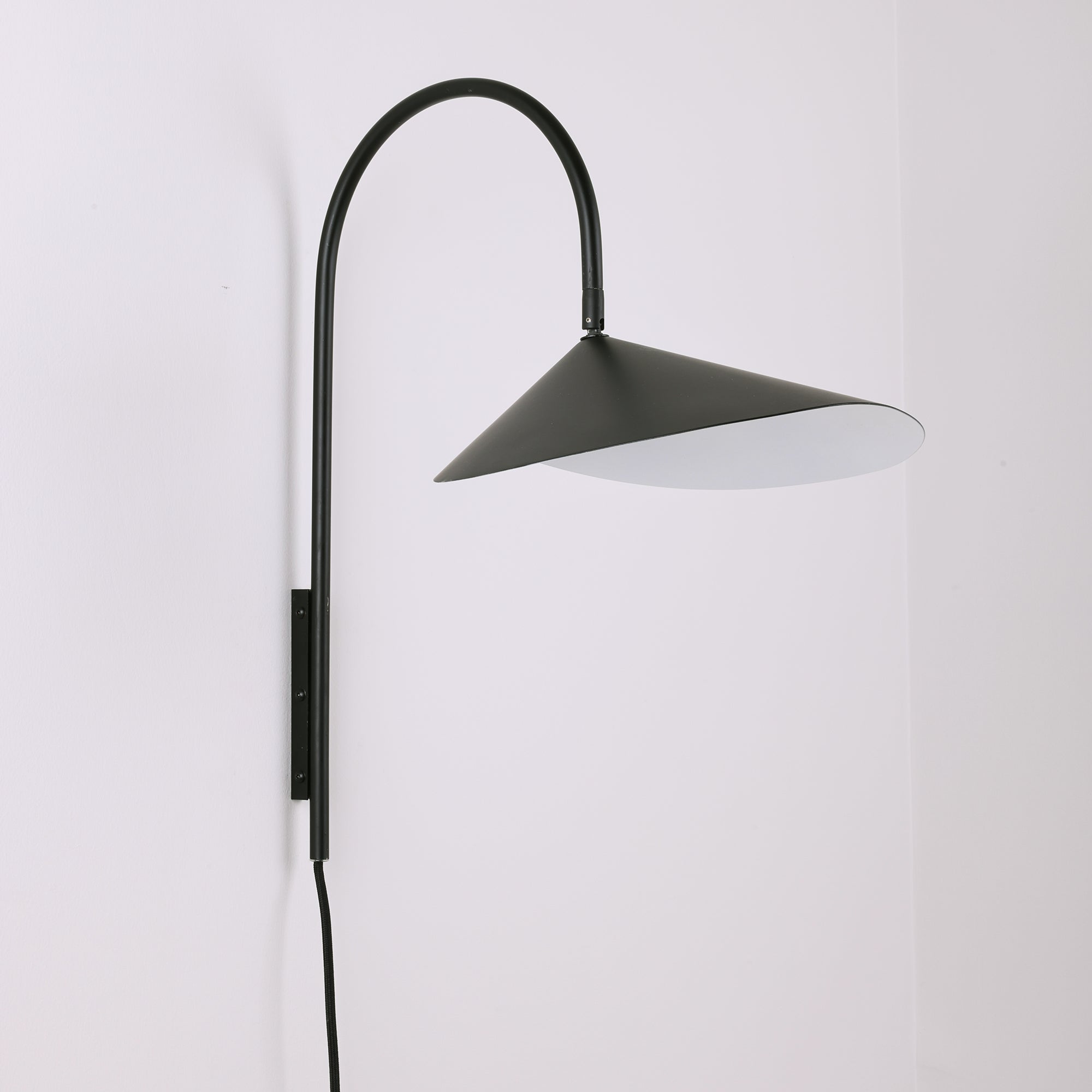 Alocasia Swivel Plug-in Wall Lamp