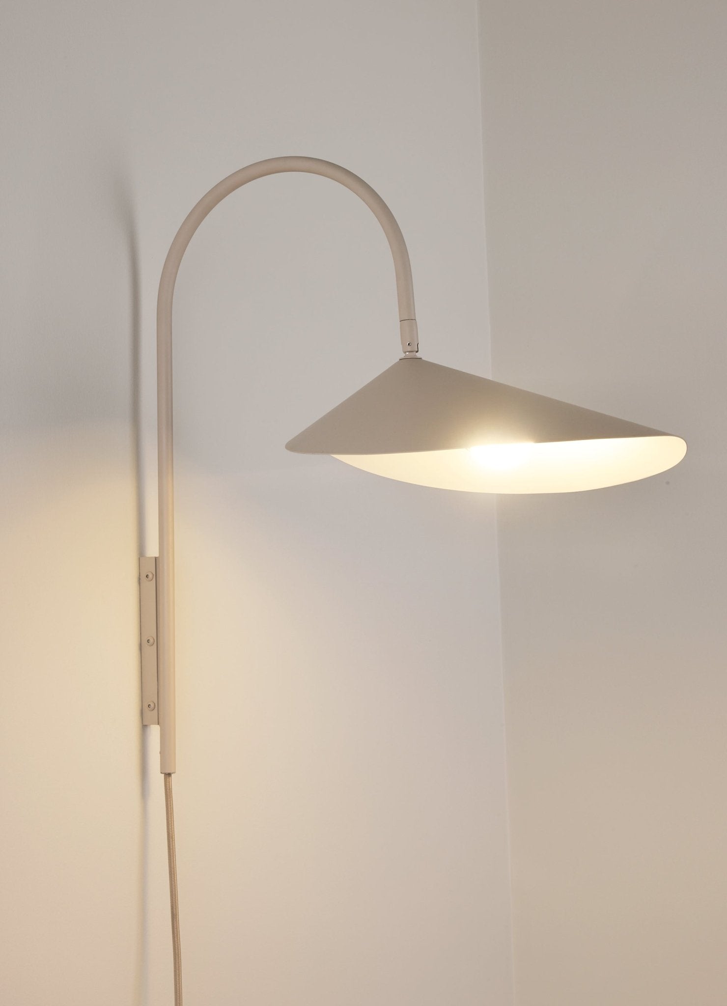 Alocasia Swivel Plug-in Wall Lamp