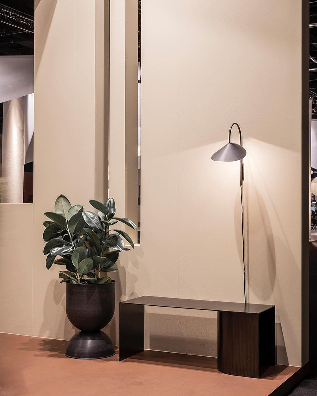 Alocasia Swivel Plug-in Wall Lamp