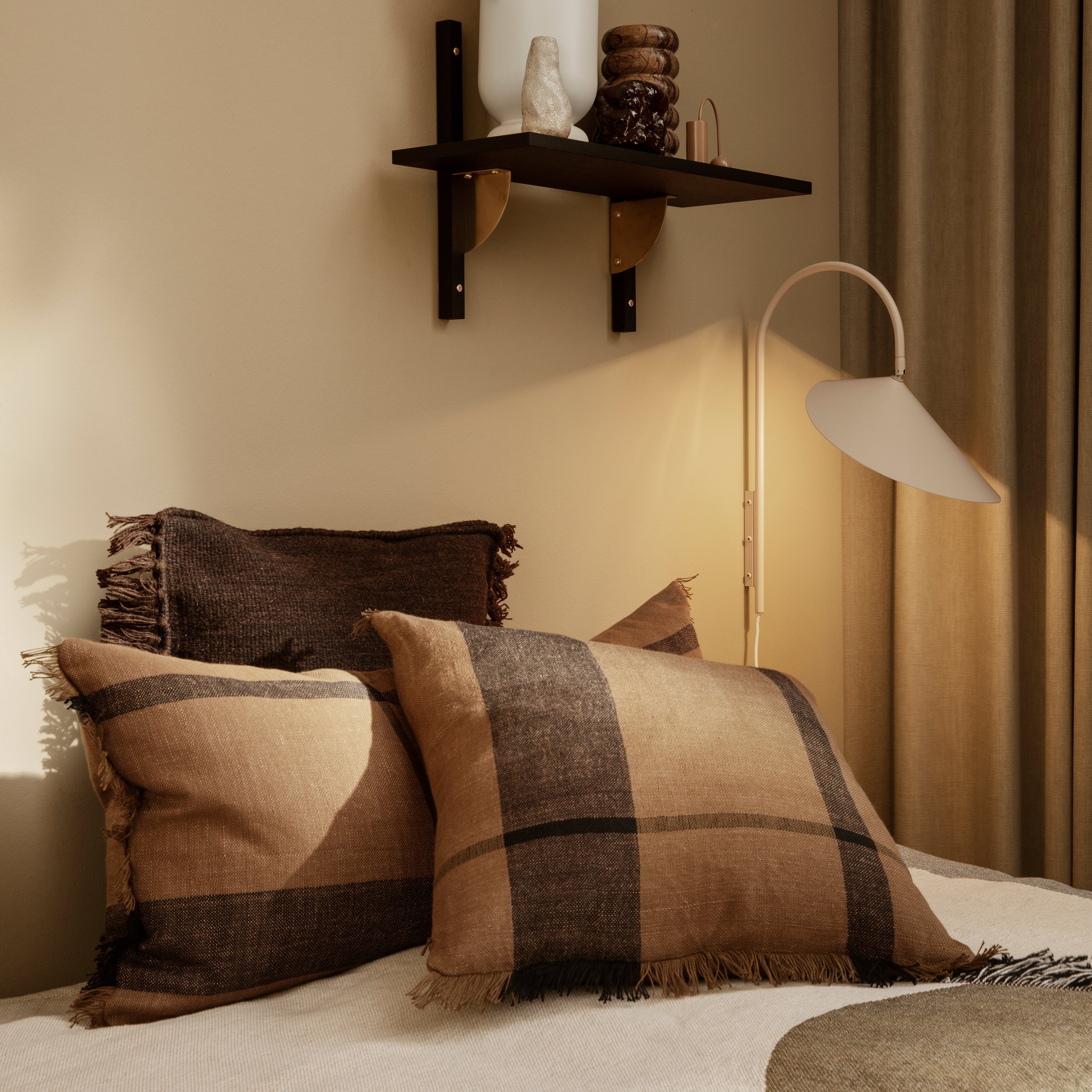 Alocasia Swivel Plug-in Wall Lamp