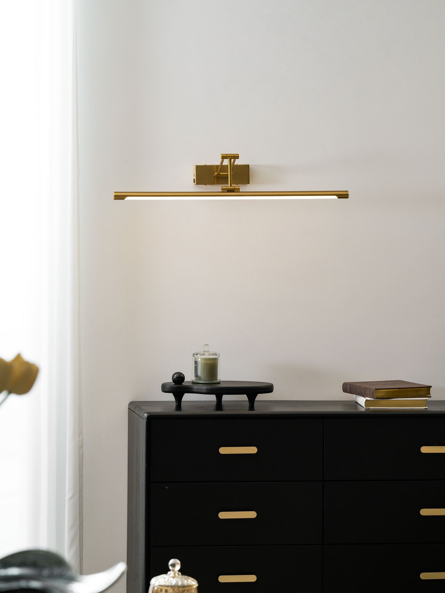 Brillan Frame Rechargeable Wall Light