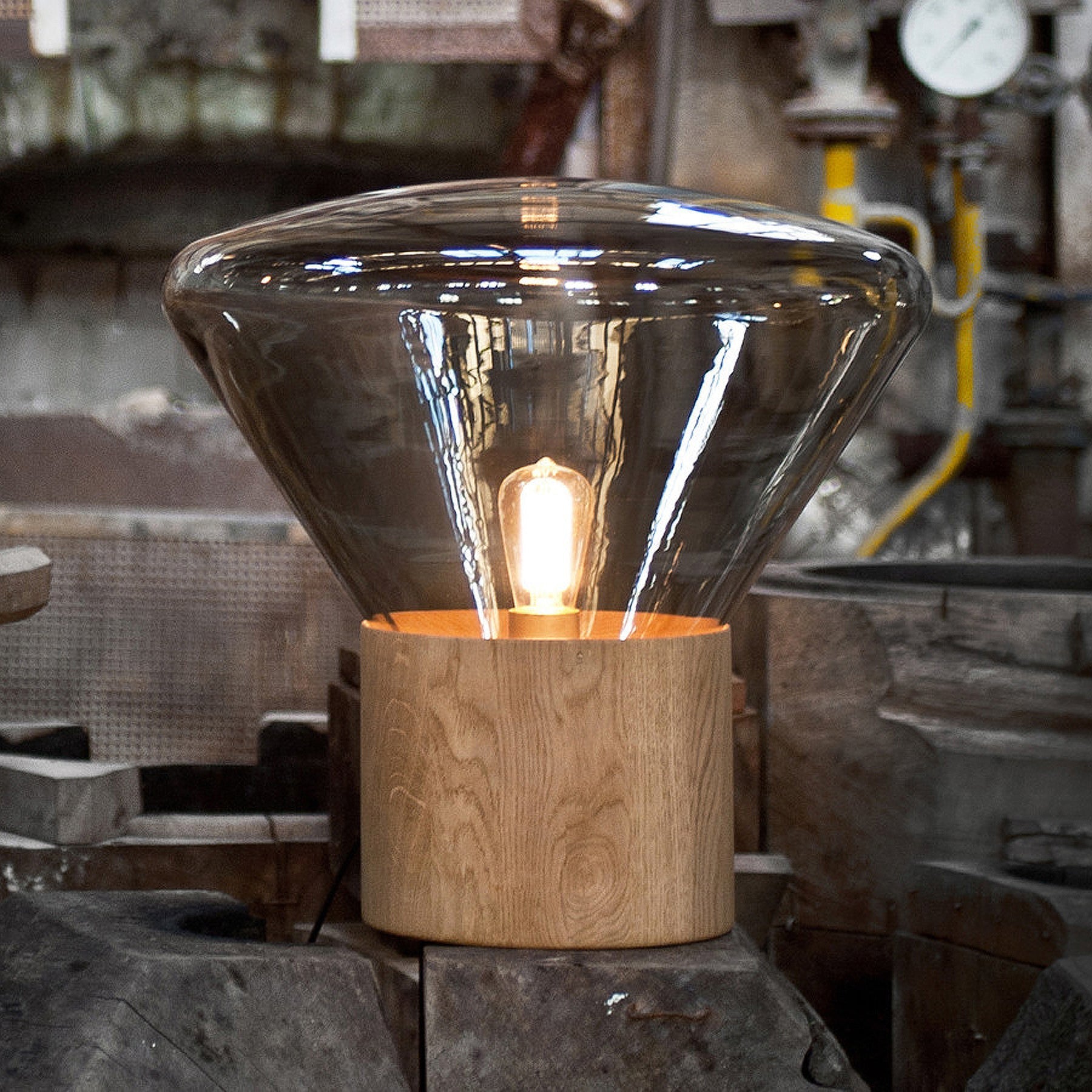 Bois Table Lamp